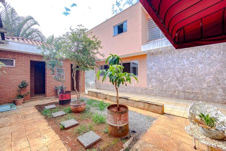 Casa à venda com 563m², 6 quartos e 6 vagasÁrea externa