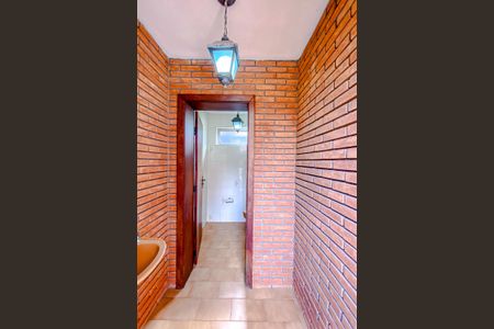 Casa à venda com 563m², 6 quartos e 6 vagasBanheiro externo