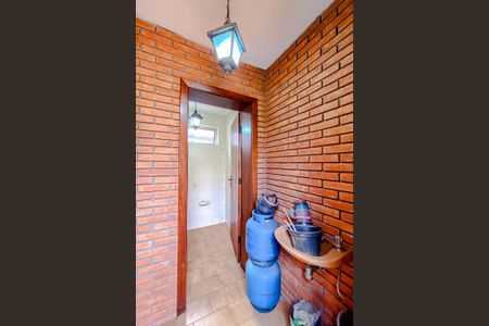 Casa à venda com 563m², 6 quartos e 6 vagasBanheiro externo 2