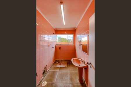 Casa à venda com 563m², 6 quartos e 6 vagasBanheiro da Suíte 2