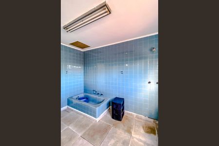 Casa à venda com 563m², 6 quartos e 6 vagasBanheiro da Suíte 1