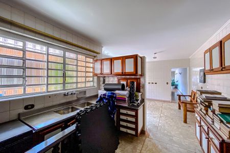 Casa à venda com 563m², 6 quartos e 6 vagasCozinha