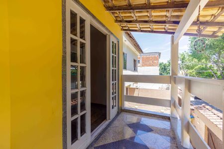 Casa de condomínio à venda com 297m², 3 quartos e 3 vagas Casa de condomínio à venda com 297m², 3 quartos e 3 vagasVaranda