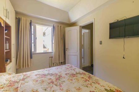 Casa de condomínio à venda com 297m², 3 quartos e 3 vagas Casa de condomínio à venda com 297m², 3 quartos e 3 vagasSuíte 2