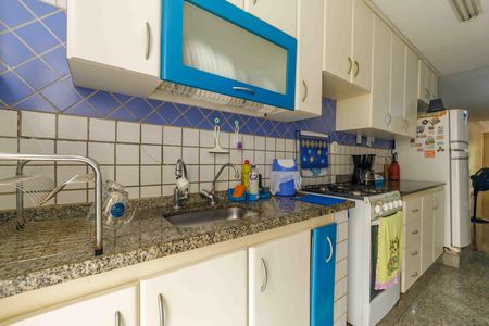 Casa de condomínio à venda com 297m², 3 quartos e 3 vagas Casa de condomínio à venda com 297m², 3 quartos e 3 vagasCozinha