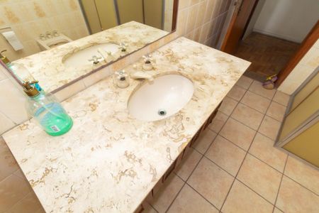 Apartamento à venda com 79m², 2 quartos e 1 vaga Apartamento à venda com 79m², 2 quartos e 1 vagaBanheiro
