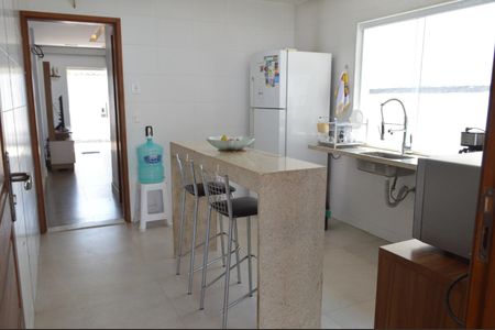 Casa de condomínio à venda com 216m², 2 quartos e 3 vagas Casa de condomínio à venda com 216m², 2 quartos e 3 vagasCozinha