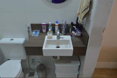 Casa de condomínio à venda com 216m², 2 quartos e 3 vagas Casa de condomínio à venda com 216m², 2 quartos e 3 vagasBanheiro da Suíte 1