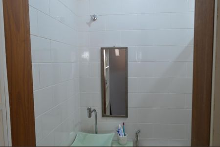 Casa de condomínio à venda com 216m², 2 quartos e 3 vagas Casa de condomínio à venda com 216m², 2 quartos e 3 vagasBanheiro da Suíte 2