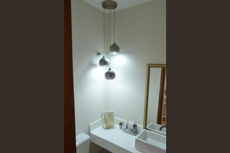 Casa de condomínio à venda com 216m², 2 quartos e 3 vagas Casa de condomínio à venda com 216m², 2 quartos e 3 vagasLavabo