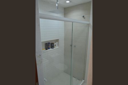 Casa de condomínio à venda com 216m², 2 quartos e 3 vagas Casa de condomínio à venda com 216m², 2 quartos e 3 vagasBanheiro da Suíte 1