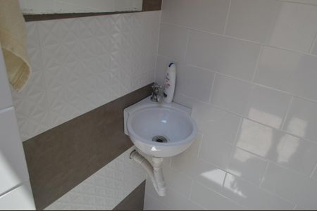 Casa de condomínio à venda com 216m², 2 quartos e 3 vagas Casa de condomínio à venda com 216m², 2 quartos e 3 vagasBanheiro de Serviço