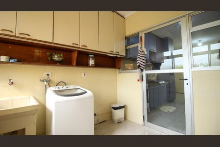 Apartamento à venda com 125m², 3 quartos e 1 vagaÁrea de Serviço