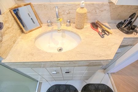 Apartamento à venda com 66m², 2 quartos e 1 vaga Apartamento à venda com 66m², 2 quartos e 1 vagaBanheiro