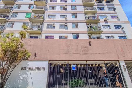 Apartamento à venda com 66m², 2 quartos e 1 vaga Apartamento à venda com 66m², 2 quartos e 1 vagaFachada do Prédio placa