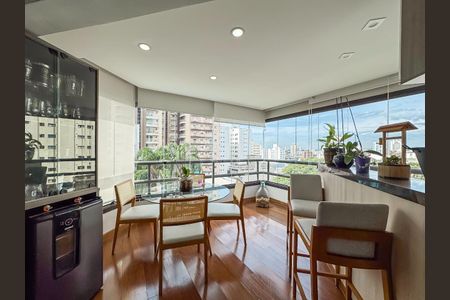 Apartamento à venda com 206m², 4 quartos e 3 vagas