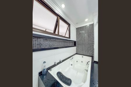 Apartamento à venda com 206m², 4 quartos e 3 vagas