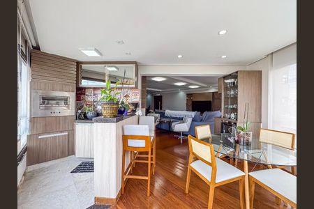 Apartamento à venda com 206m², 4 quartos e 3 vagas