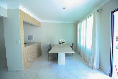 Casa à venda com 150m², 3 quartos e 3 vagas Casa à venda com 150m², 3 quartos e 3 vagasSala de Jantar