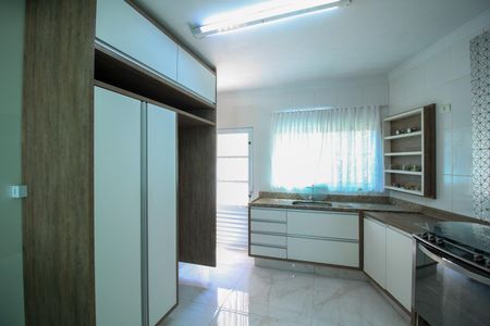 Casa à venda com 150m², 3 quartos e 3 vagas Casa à venda com 150m², 3 quartos e 3 vagasCozinha