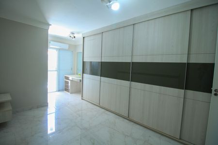 Casa à venda com 150m², 3 quartos e 3 vagas Casa à venda com 150m², 3 quartos e 3 vagasSuíte 1