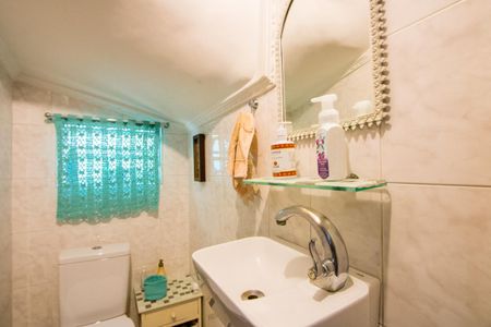 Casa à venda com 200m², 3 quartos e 4 vagas Casa à venda com 200m², 3 quartos e 4 vagasLavabo