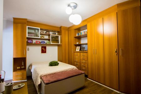 Casa à venda com 200m², 3 quartos e 4 vagas Casa à venda com 200m², 3 quartos e 4 vagasQuarto 1 - Suíte