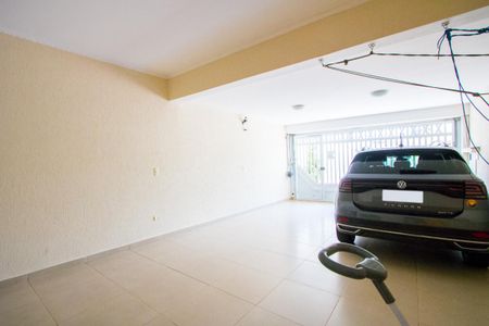 Casa à venda com 200m², 3 quartos e 4 vagas Casa à venda com 200m², 3 quartos e 4 vagasGaragem