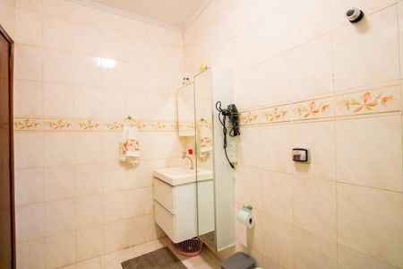 Casa à venda com 200m², 3 quartos e 4 vagas Casa à venda com 200m², 3 quartos e 4 vagasBanheiro do quarto 1