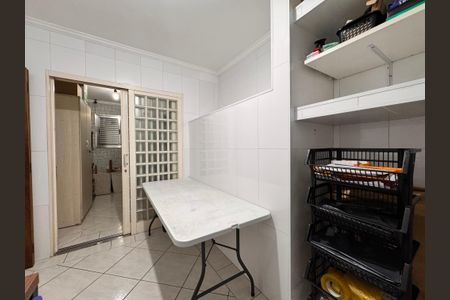 Casa à venda com 221m², 4 quartos e 7 vagas Casa à venda com 221m², 4 quartos e 7 vagasEscritório
