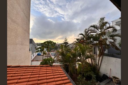 Casa à venda com 221m², 4 quartos e 7 vagas Casa à venda com 221m², 4 quartos e 7 vagasVista