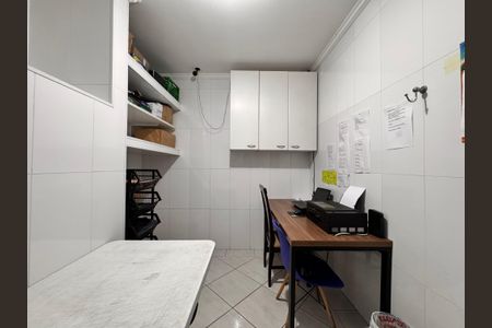 Casa à venda com 221m², 4 quartos e 7 vagas Casa à venda com 221m², 4 quartos e 7 vagasEscritório