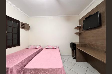 Casa à venda com 221m², 4 quartos e 7 vagas Casa à venda com 221m², 4 quartos e 7 vagasQuarto 2