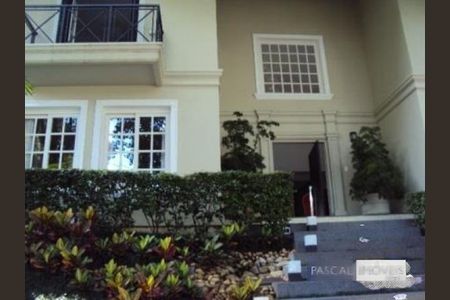 Casa de condomínio à venda com 530m², 4 quartos e 4 vagas