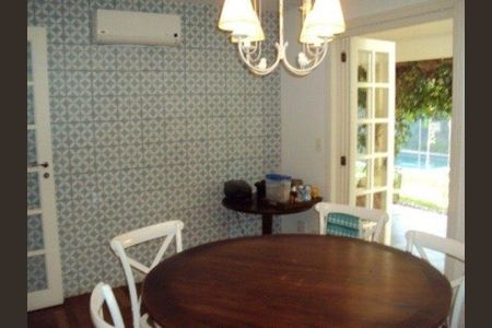 Casa de condomínio à venda com 530m², 4 quartos e 4 vagas