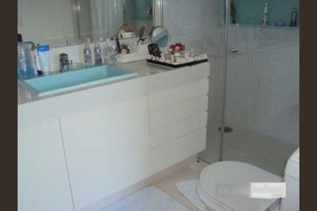 Casa de condomínio à venda com 530m², 4 quartos e 4 vagas