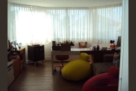 Casa de condomínio à venda com 530m², 4 quartos e 4 vagas