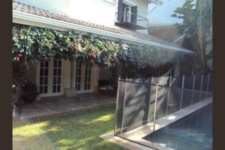 Casa de condomínio à venda com 530m², 4 quartos e 4 vagas