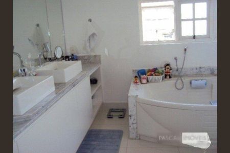 Casa de condomínio à venda com 530m², 4 quartos e 4 vagas