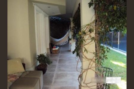 Casa de condomínio à venda com 530m², 4 quartos e 4 vagas