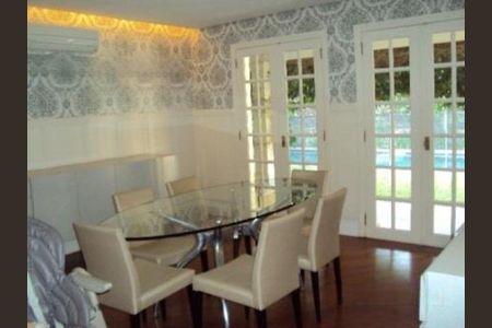 Casa de condomínio à venda com 530m², 4 quartos e 4 vagas