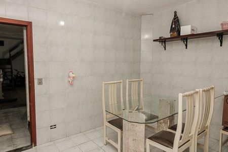 Casa à venda com 132m², 3 quartos e 1 vaga