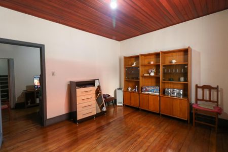 Casa à venda com 170m², 2 quartos e 2 vagas Casa à venda com 170m², 2 quartos e 2 vagasQuarto 1