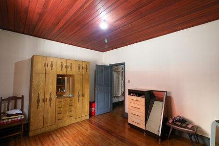 Casa à venda com 170m², 2 quartos e 2 vagas Casa à venda com 170m², 2 quartos e 2 vagasQuarto 1