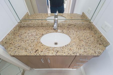 Apartamento à venda com 54m², 2 quartos e 1 vaga Apartamento à venda com 54m², 2 quartos e 1 vagaBanheiro