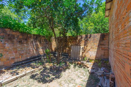 Casa à venda com 350m², 3 quartos e 3 vagas Casa à venda com 350m², 3 quartos e 3 vagasQuintal