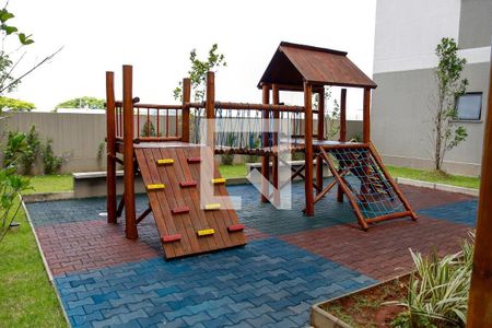 Apartamento à venda com 48m², 2 quartos e 1 vaga Apartamento à venda com 48m², 2 quartos e 1 vagaÁrea comum - Playground