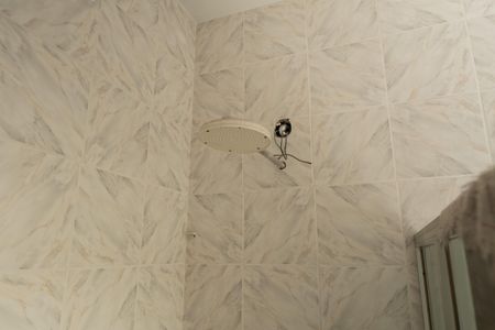 Casa à venda com 350m², 2 quartos e 6 vagasBanheiro do Quintal