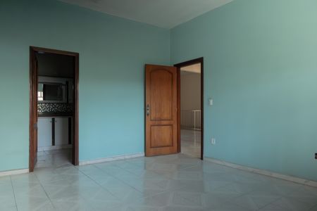 Casa à venda com 350m², 2 quartos e 6 vagasSuíte