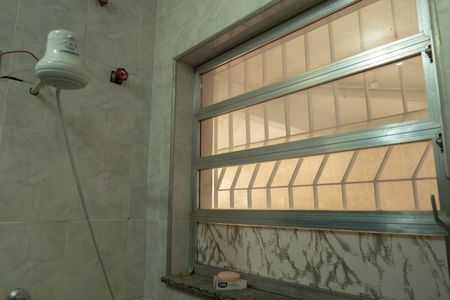 Casa à venda com 350m², 2 quartos e 6 vagasBanheiro 1